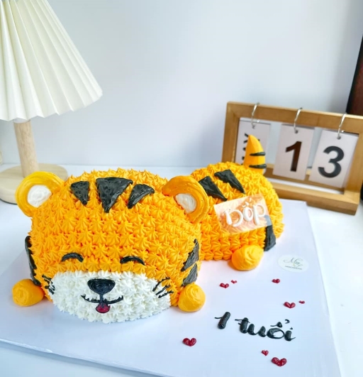 Bánh sinh nhật cho bé gái tuổi hổ