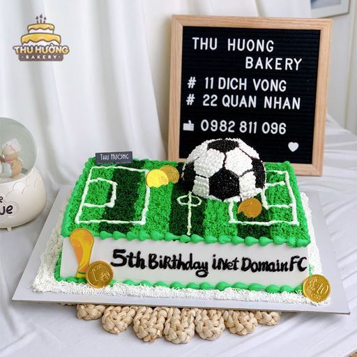Bánh sinh nhật trang trí sân bóng đá
